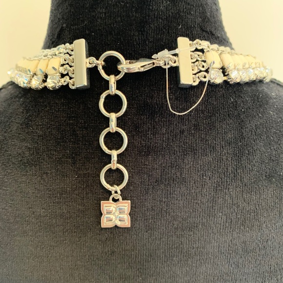 BCBG Collar Necklace- NWOT - Picture 4 of 6